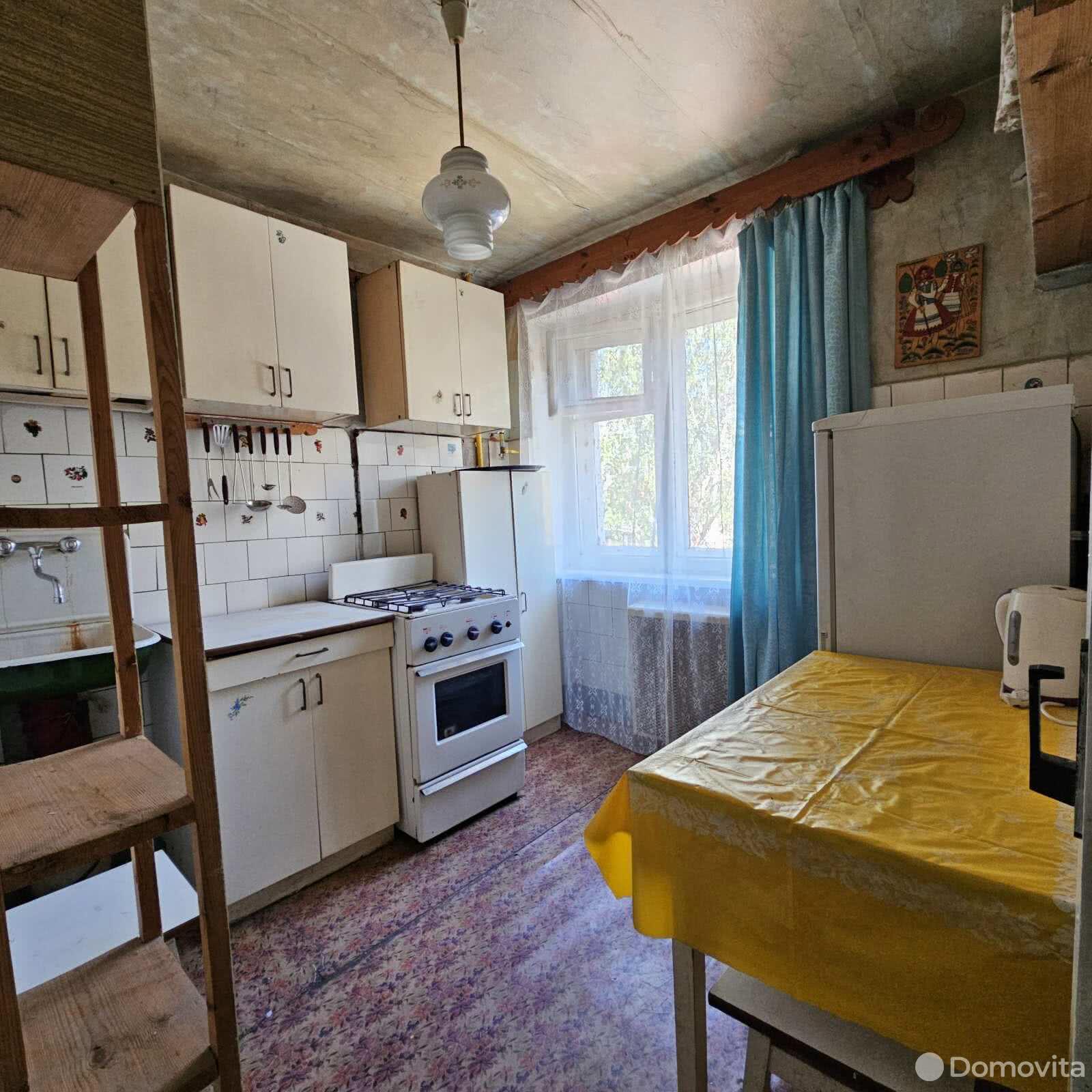 Продажа 2-комнатной квартиры в Жлобине, ул. Первомайская, д. 36, 24900 USD, код: 1056063 - фото 1