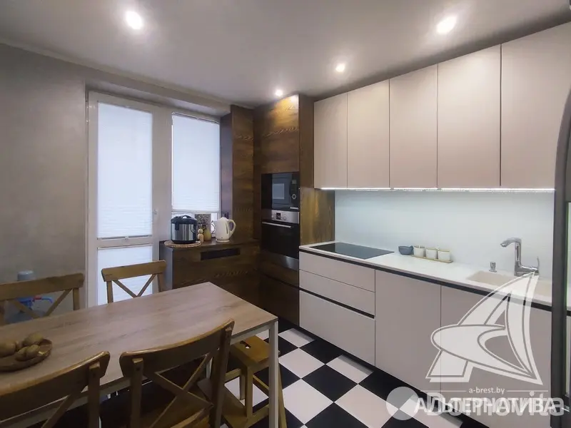 Купить 3-комнатную квартиру в Бресте, ул. Московская, 85000 USD, код: 1132231 - фото 1