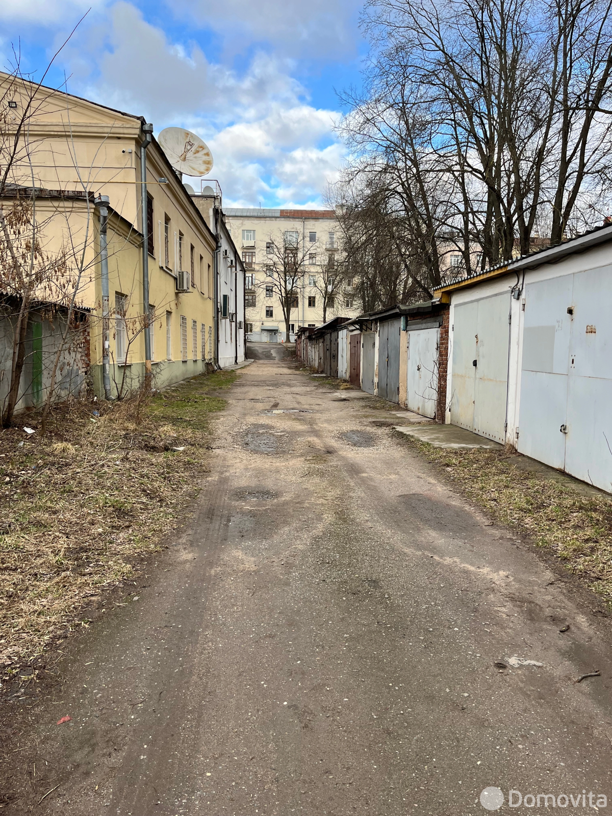 гараж, Минск, пр-т Независимости, д. 33А на ст. метро Площадь Победы