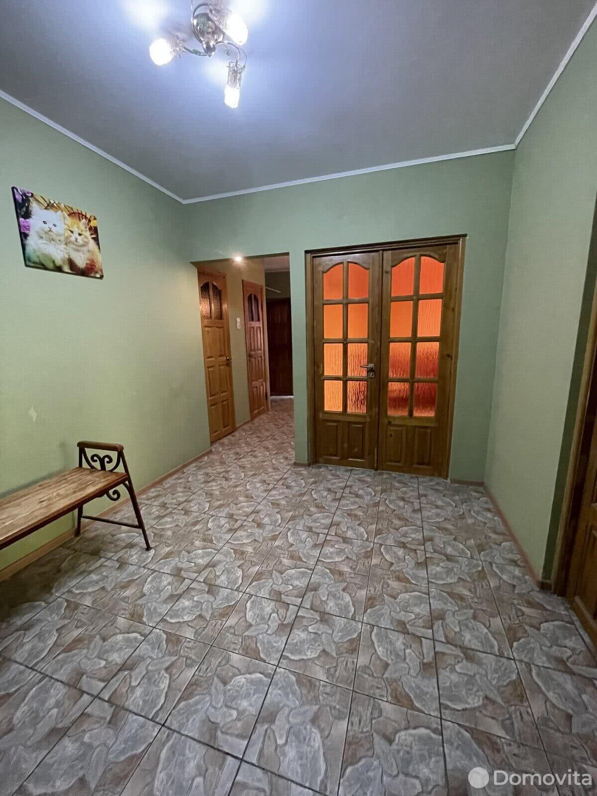 Продажа 4-комнатной квартиры в Борисове, ул. Лопатина, д. 148, 56000 USD, код: 946412 - фото 1