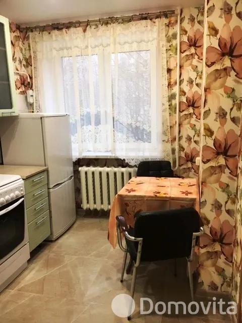 квартира, Минск, ул. Якуба Коласа, д. 59/2, стоимость аренды 1 100 р./мес.