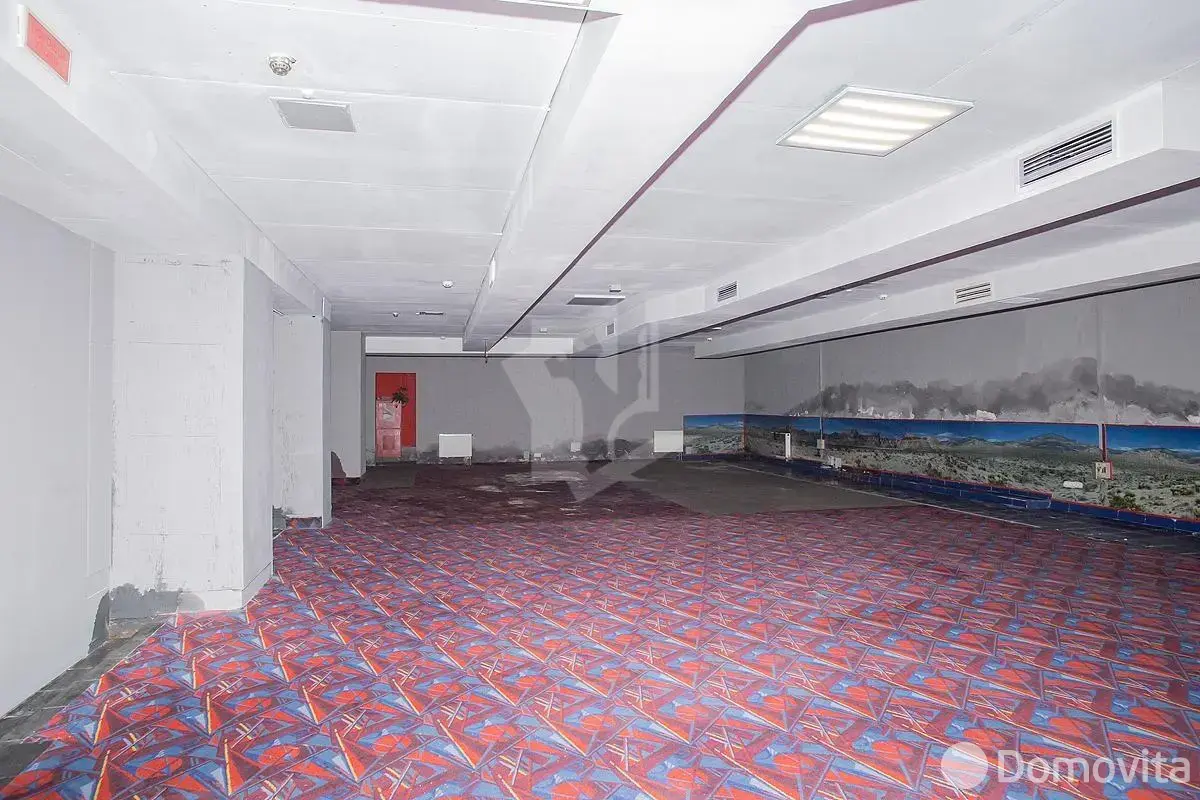 Помещение под сферу услуг в Минске, ул. Жилуновича, д. 2/д, код 4068 - фото 1