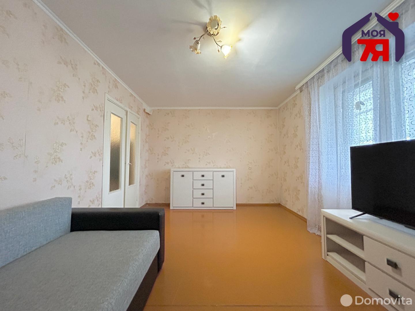 Купить 3-комнатную квартиру в Старобине, ул. Космонавтов, д. 5, 26000 USD, код: 944503 - фото 1