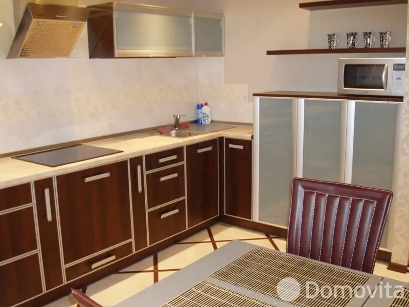 квартира, Минск, ул. Нововиленская, д. 13А в Центральном районе