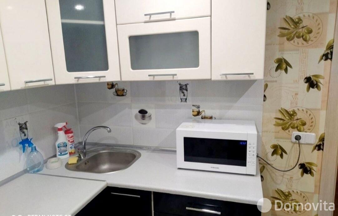 Снять 1-комнатную квартиру в Минске, пр-т Газеты Звязда, д. 28, 240USD, код 143163 - фото 1