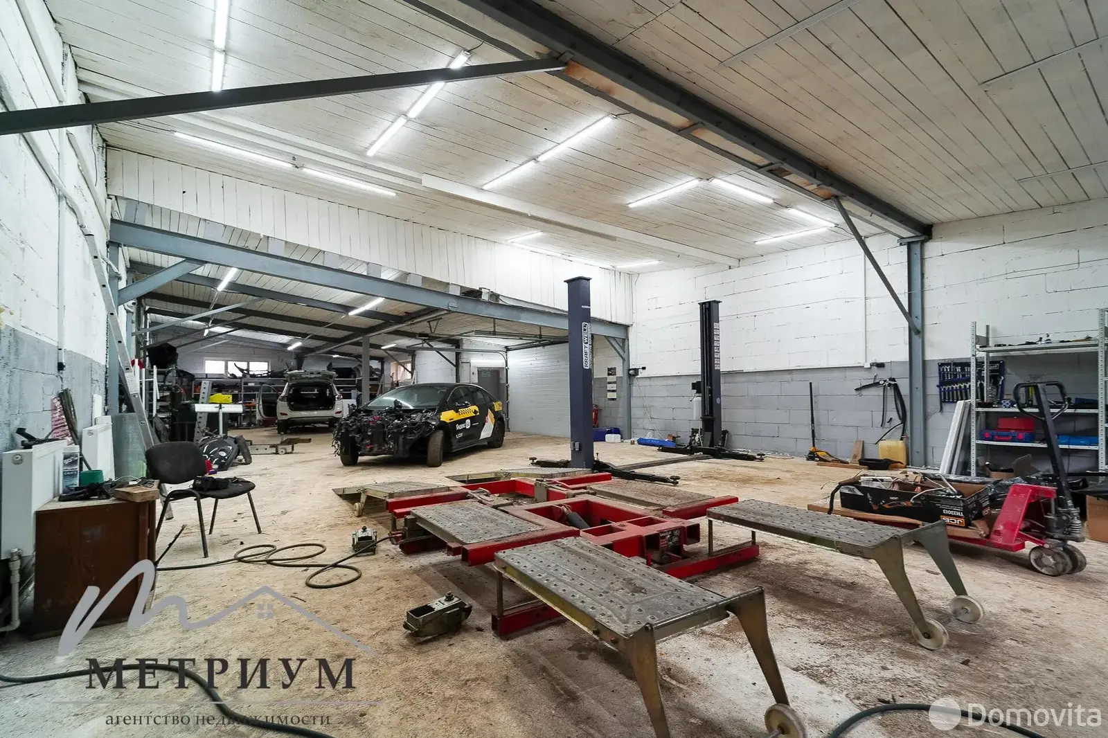 объект сферы услуг, Заславль, ул. Вокзальная, д. 8/Б