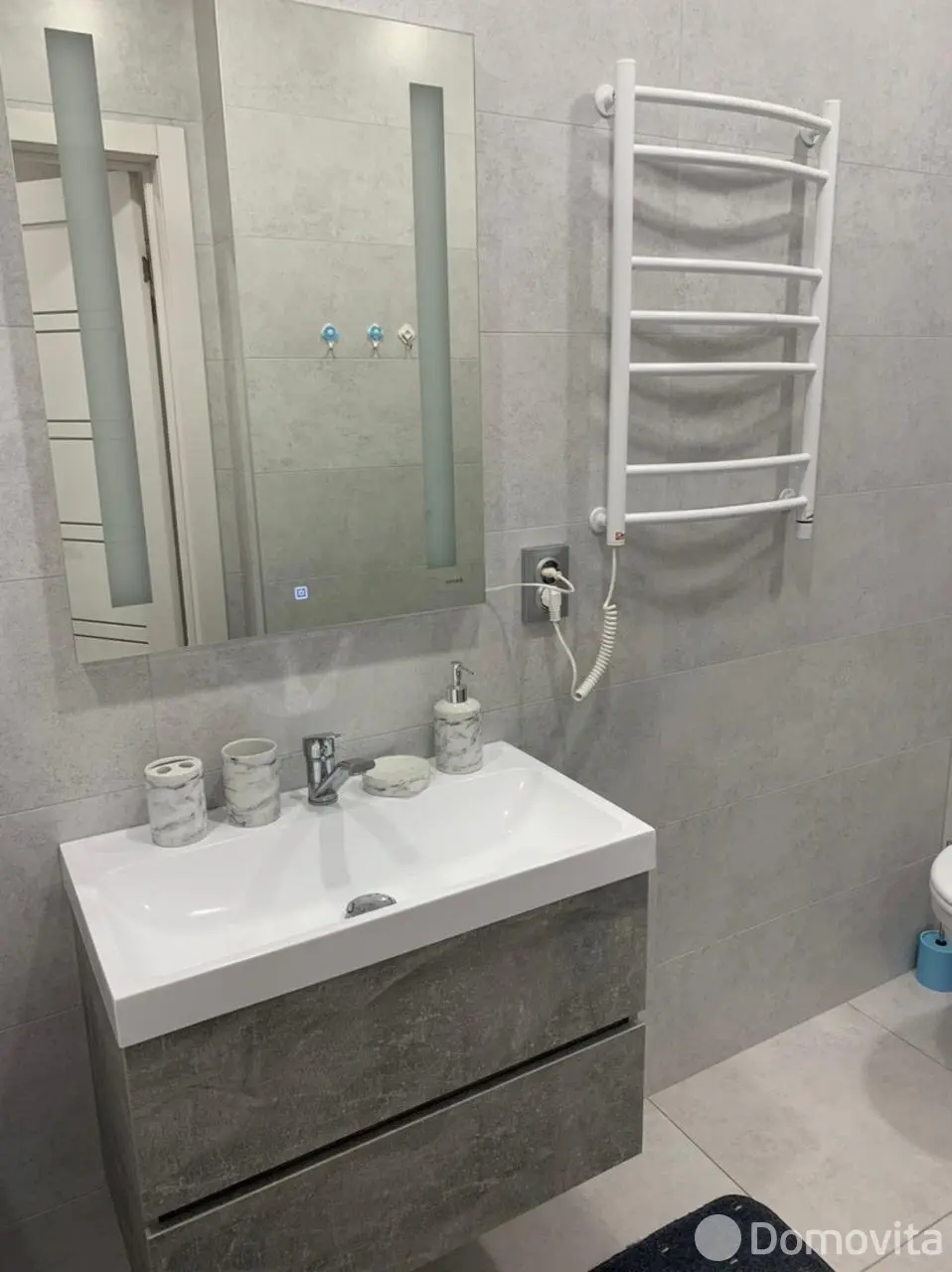 квартира, Минск, ул. Игоря Лученка, д. 13, стоимость аренды 1 250 р./мес.