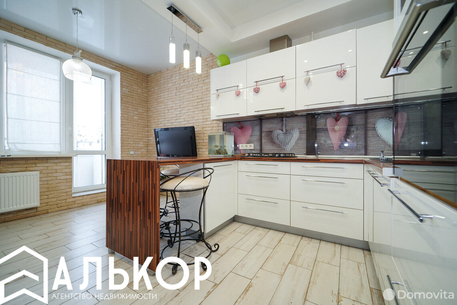 Продажа 3-комнатной квартиры в Солнечном, ул. Сосновая, д. 2, 125000 USD, код: 878552 - фото 2