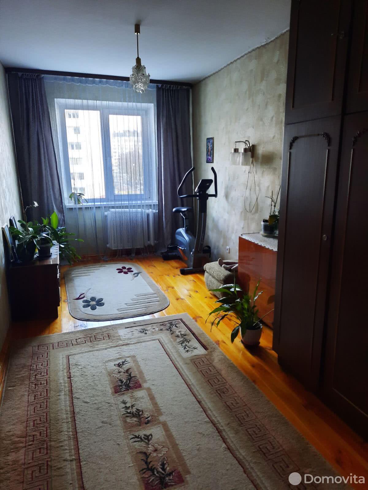 Продажа 3-комнатной квартиры в Слуцке, ул. Чехова, д. 39, 48000 USD, код: 1006864 - фото 2