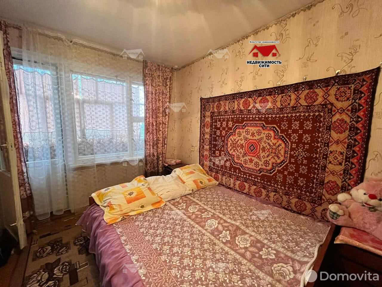 Купить 4-комнатную квартиру в Рогачеве, ул. Гоголя, д. 74, 20000 USD, код: 980256 - фото 2