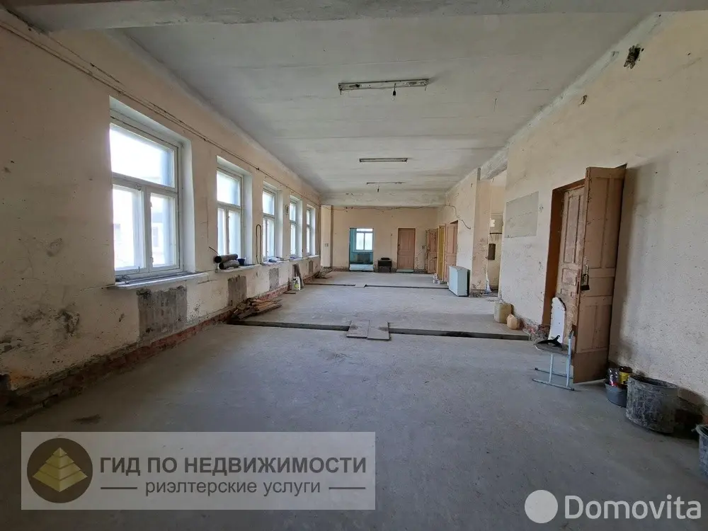 Купить помещение под сферу услуг в Рогах, ул. Школьная, д. 1 - фото 14