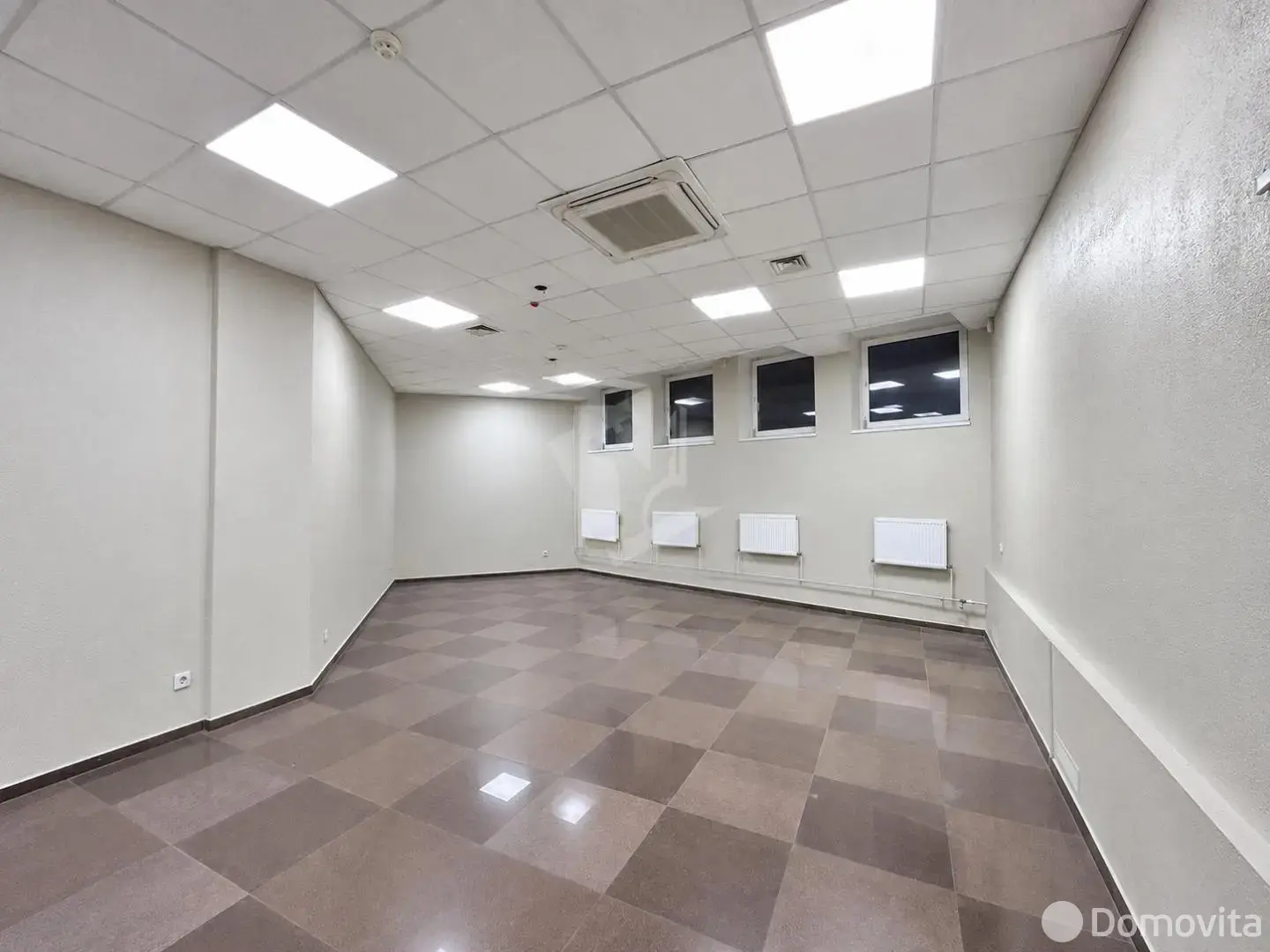 Помещение под сферу услуг в Минске, Игуменский тр-т, д. 16, код 3698 - фото 1