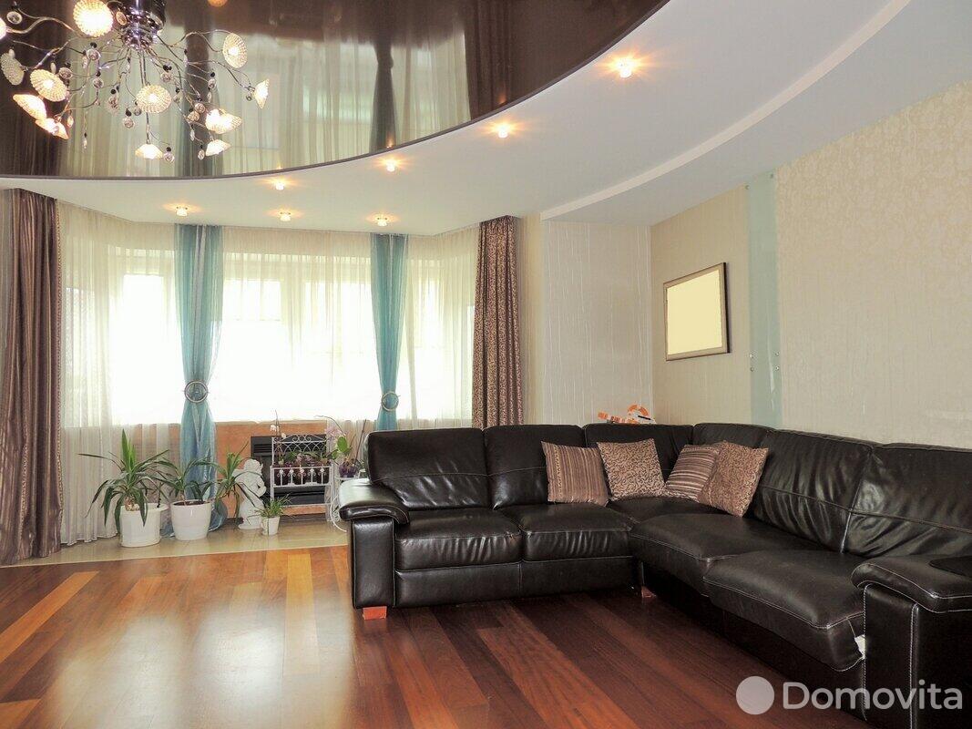 Купить 3-комнатную квартиру в Минске, ул. Лобанка, д. 81, 145000 USD, код: 990068 - фото 1
