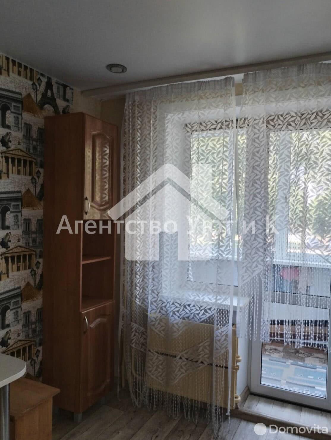 Купить 2-комнатную квартиру в Витебске, пр-т Черняховского, 37000 USD, код: 1010991 - фото 2