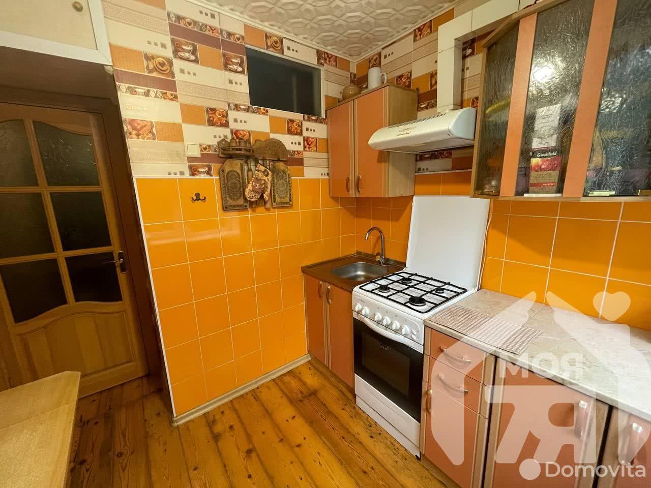 Купить 3-комнатную квартиру в Борисове, ул. Краснознаменная, д. 65, 39900 USD, код: 1024936 - фото 1