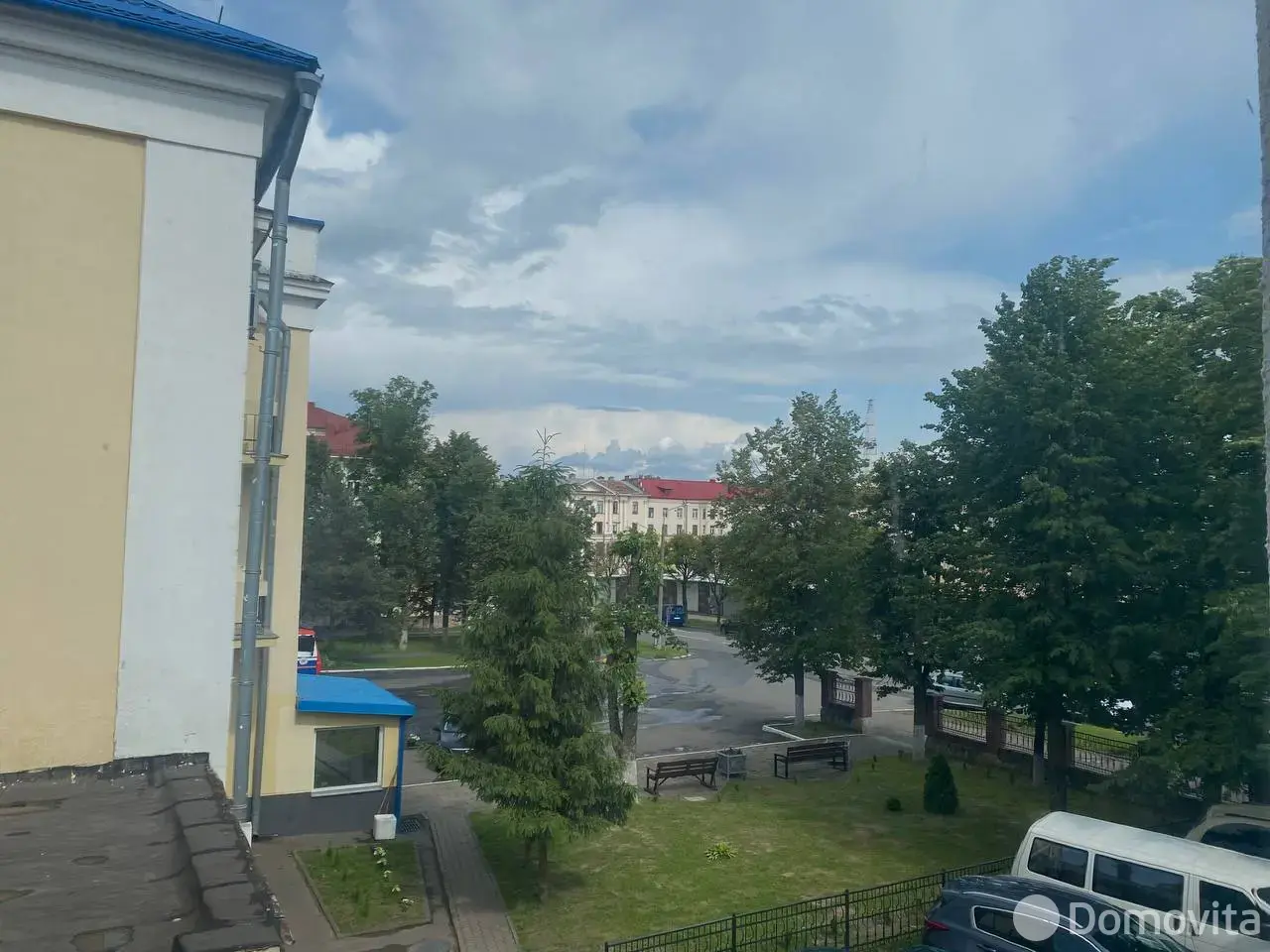 Помещение под сферу услуг в Минске, ул. Красная, д. 7, код 3179 - фото 1