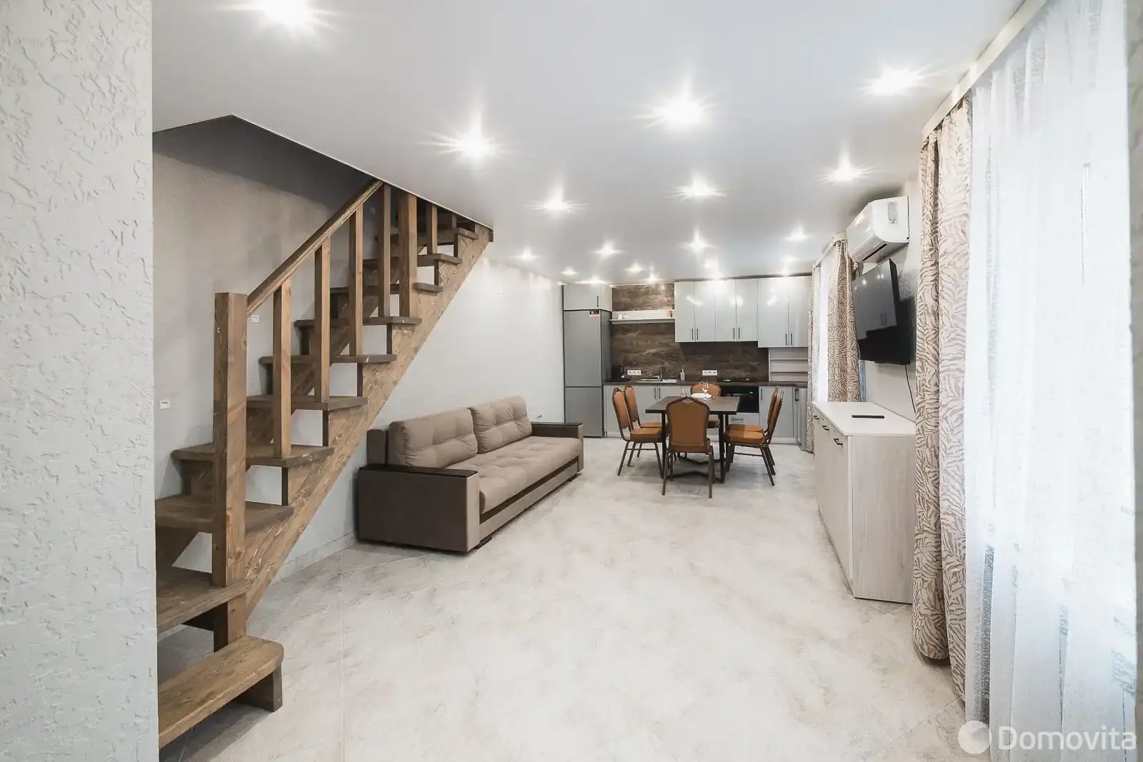 Аренда коттеджа Дом люкс в центре на сутки в Слониме ул. Ружанская, д. 47 , 60BYN, код 1417 - фото 1