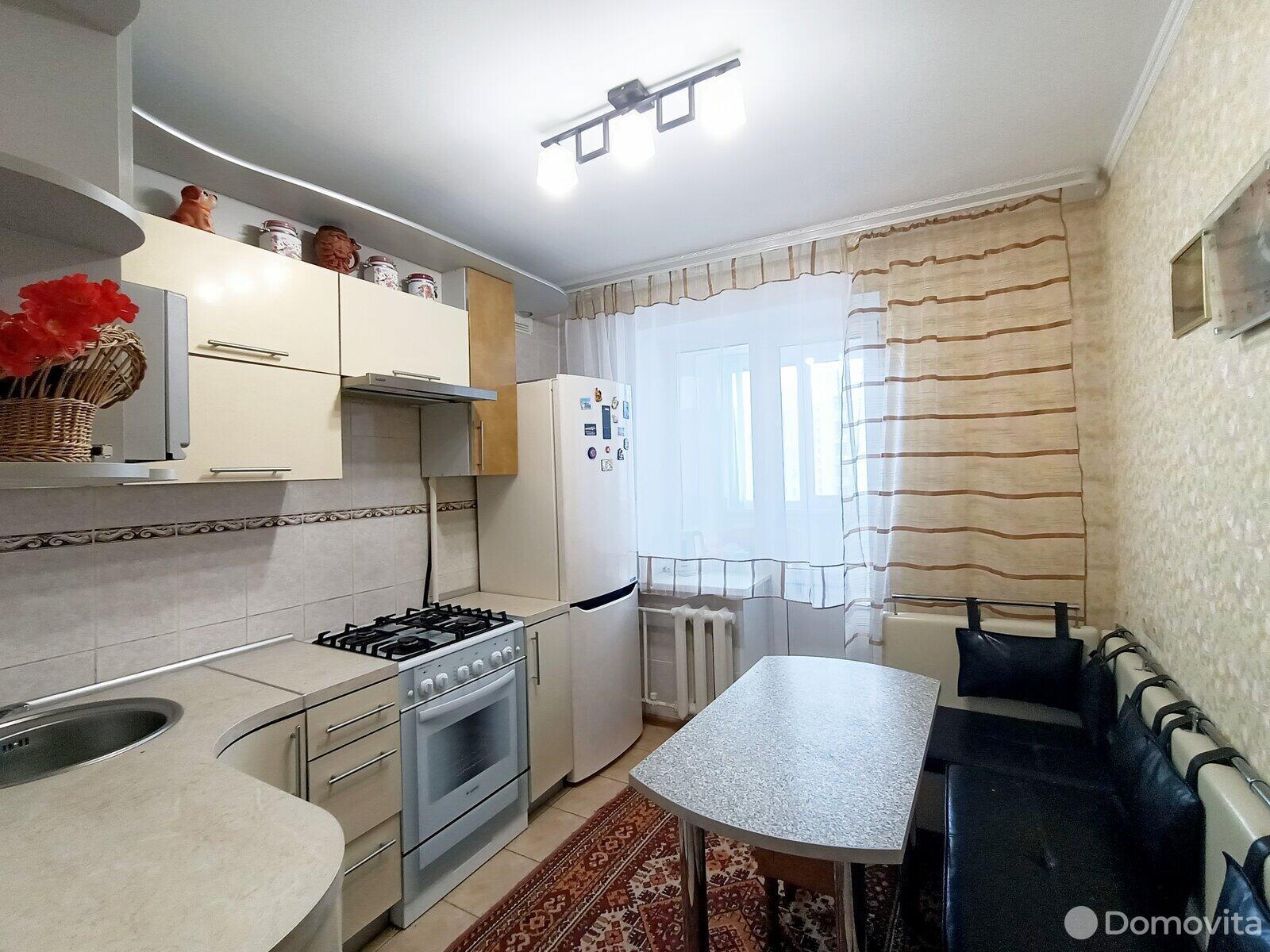 Купить 4-комнатную квартиру в Гомеле, ул. Макаенка, д. 27/3, 72500 USD, код: 949648 - фото 1