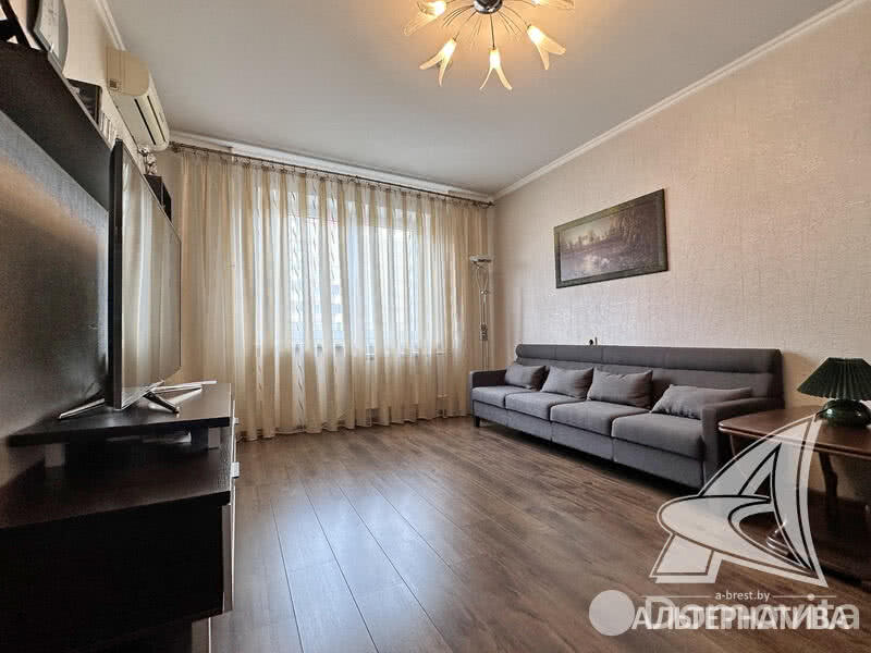 Купить 4-комнатную квартиру в Бресте, ул. Суворова, 85000 USD, код: 997791 - фото 1