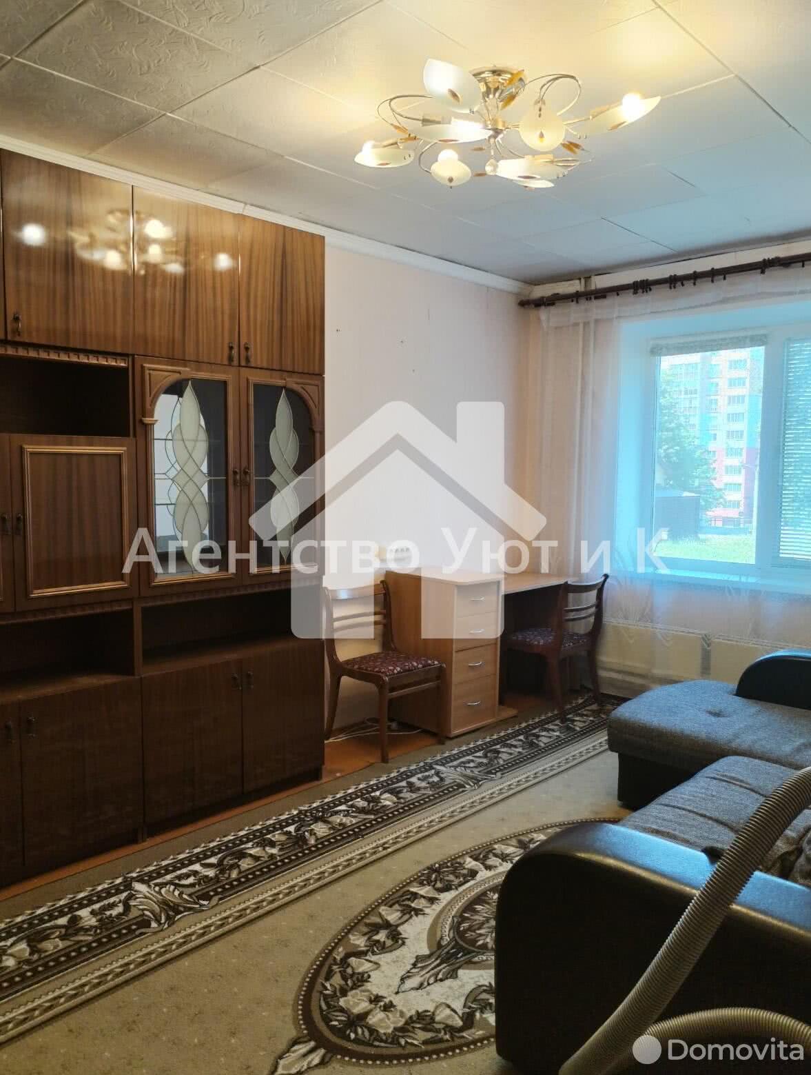 Купить 2-комнатную квартиру в Витебске, пр-т Черняховского, 37000 USD, код: 1010991 - фото 1
