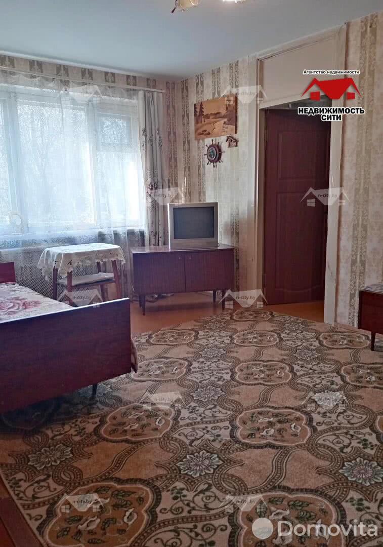 Купить 2-комнатную квартиру в Солигорске, ул. Ленинского Комсомола, д. 3, 28500 USD, код: 942857 - фото 2