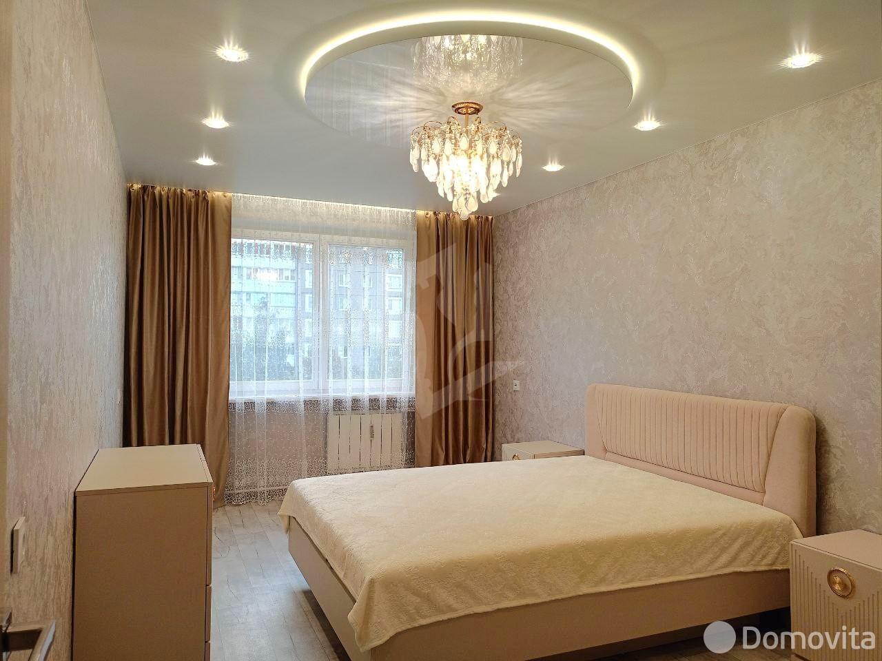 Снять 3-комнатную квартиру в Минске, ул. Червякова, д. 64, 750USD, код 142020 - фото 1