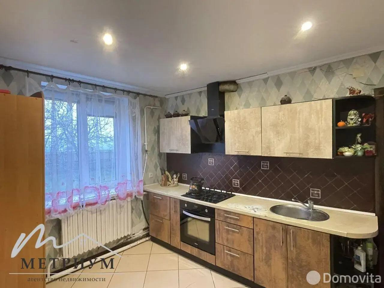 дом, Любишино, ул. Садовая