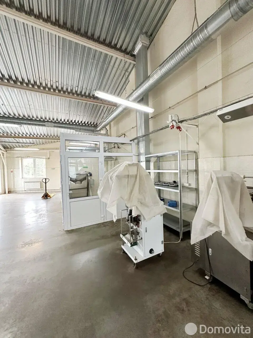 объект сферы услуг, Сухорукие, ул. Базовская, д. 1