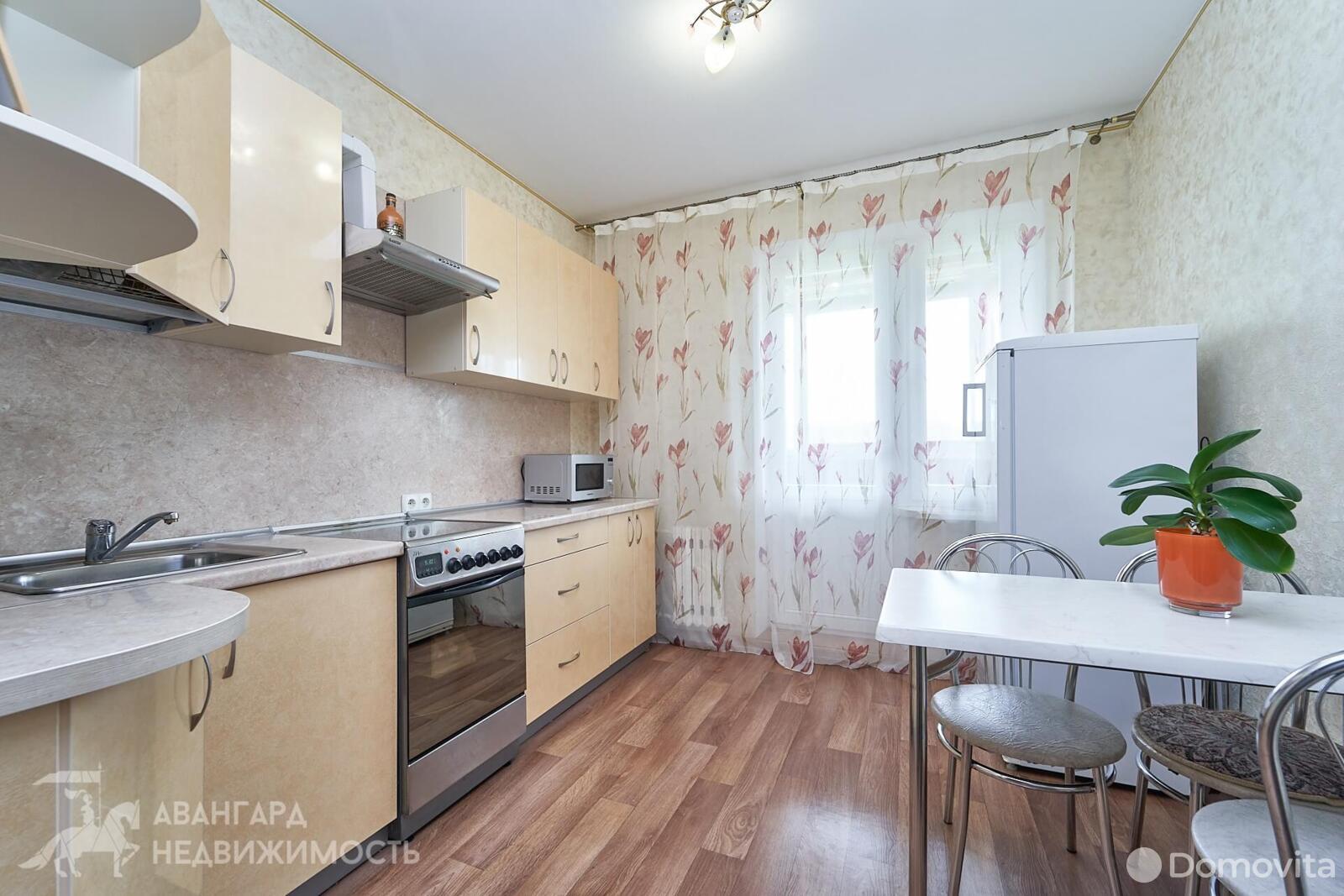 Купить 2-комнатную квартиру в Копище, ул. Лопатина, д. 2, 84900 USD, код: 1010955 - фото 1