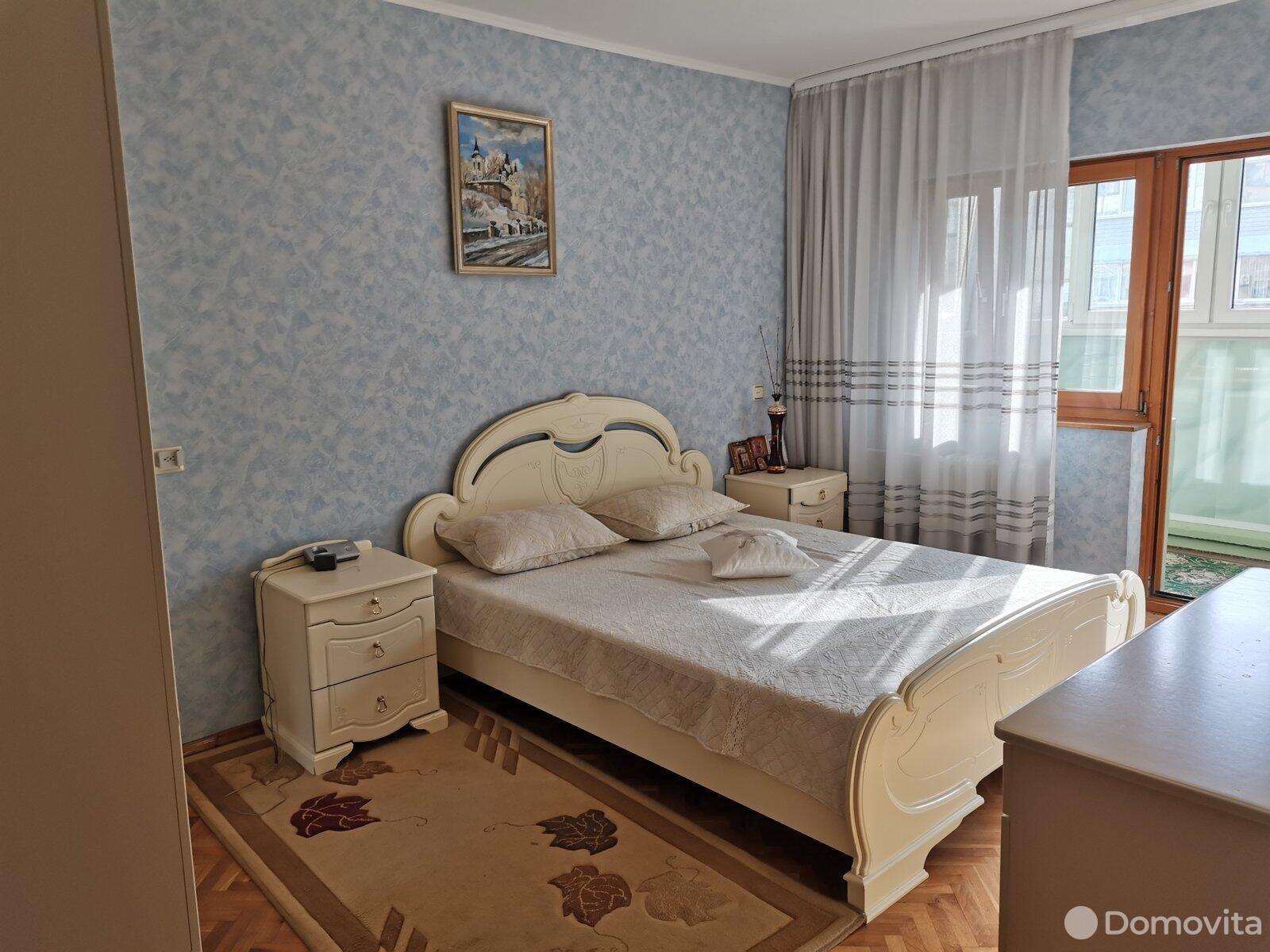 Продажа 3-комнатной квартиры в Борисове, ул. Днепровская, д. 55, 51000 USD, код: 938443 - фото 1