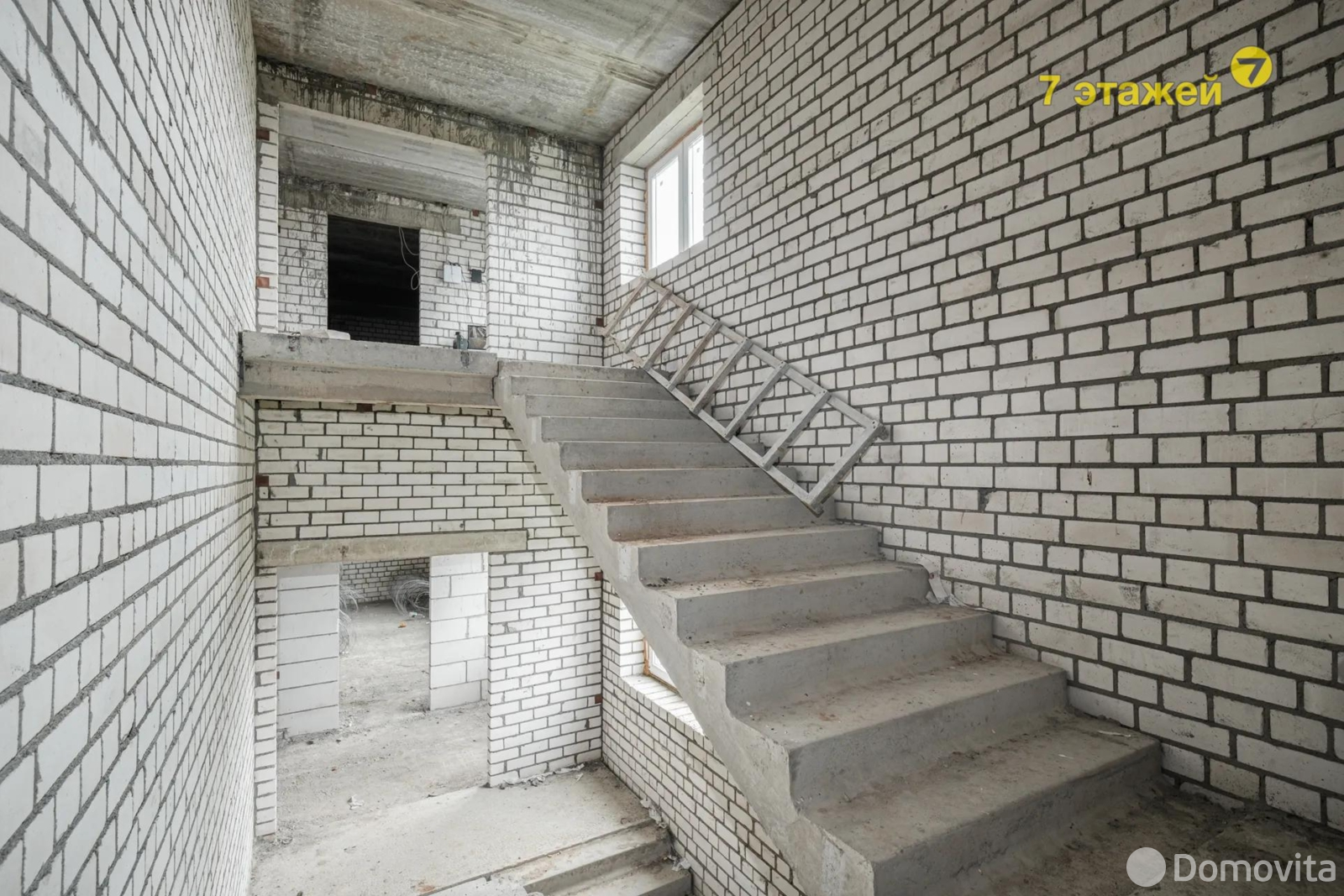 объект сферы услуг, Старый Раков, д. 50, стоимость продажи 640 000 р.