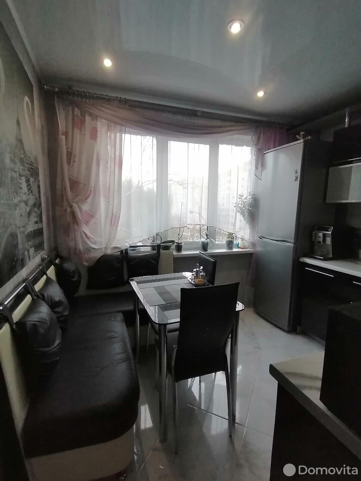 Купить 3-комнатную квартиру в Гомеле, ул. Максима Богдановича, д. 4, 47000 USD, код: 948498 - фото 1