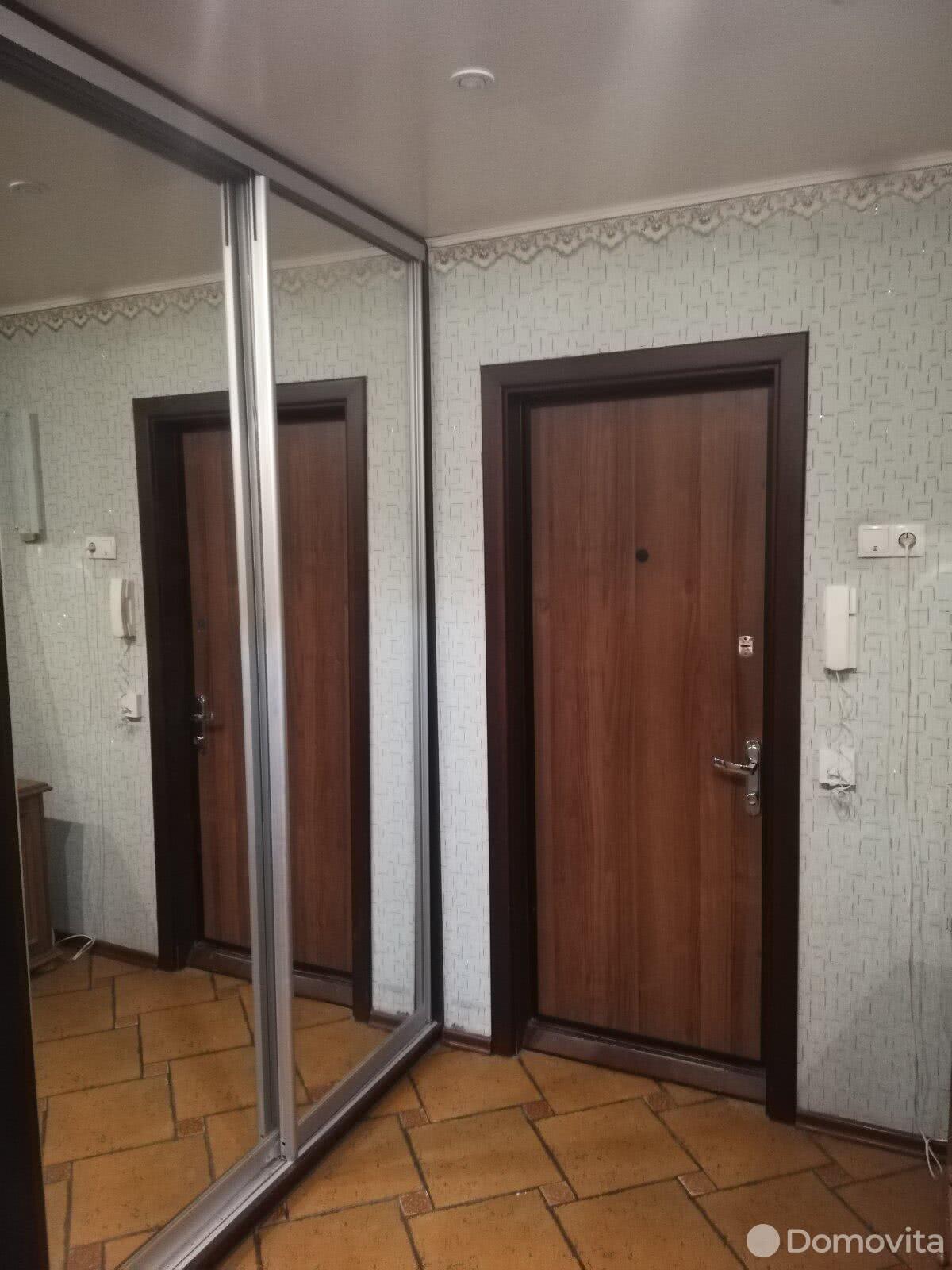 Снять 1-комнатную квартиру в Минске, ул. Розы Люксембург, д. 193, 210USD, код 137216 - фото 1