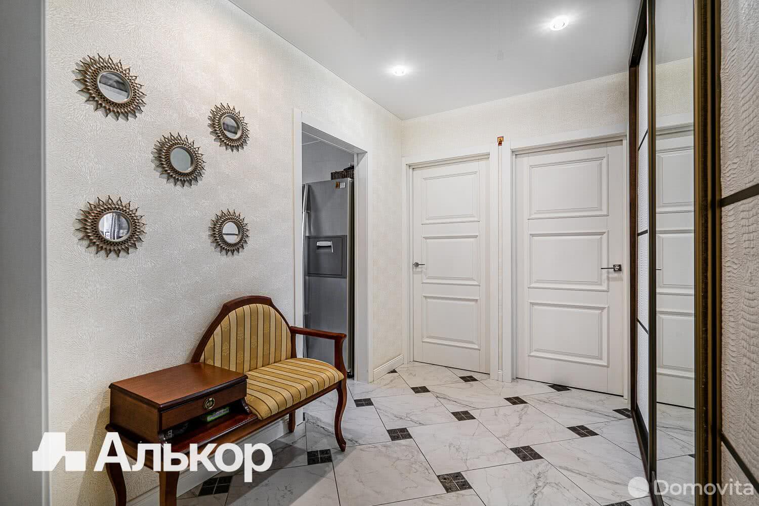 квартира, Минск, ул. Шугаева, д. 3/3, стоимость продажи 390 832 р.