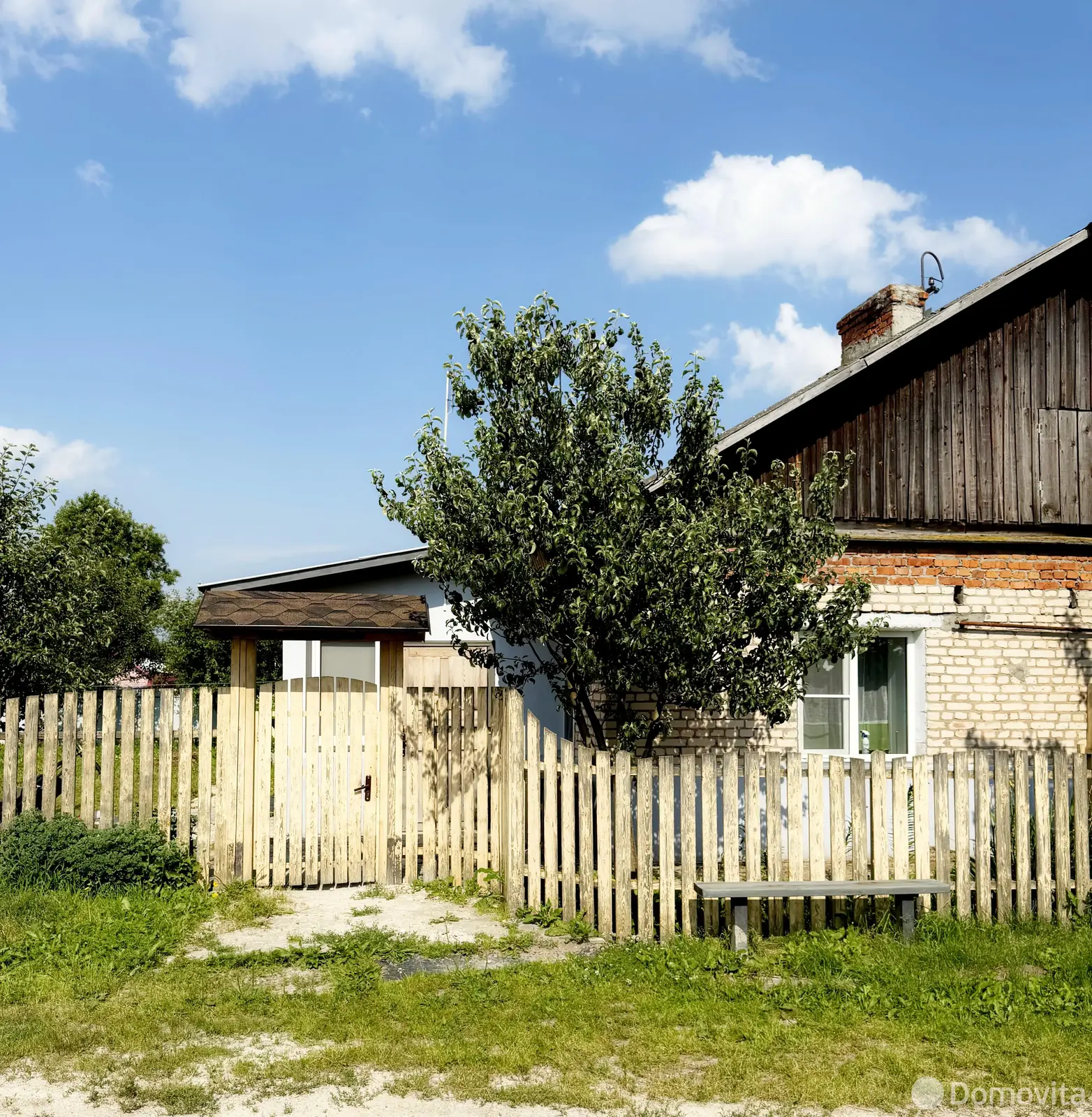 дом, Еремино, ул. Владимира Комарова, д. 3 