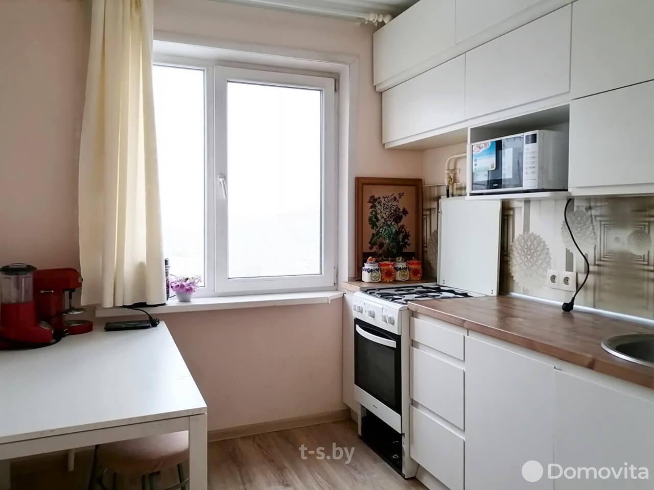 Купить 3-комнатную квартиру в Минске, ул. Асаналиева, д. 9, 73000 USD, код: 952085 - фото 1