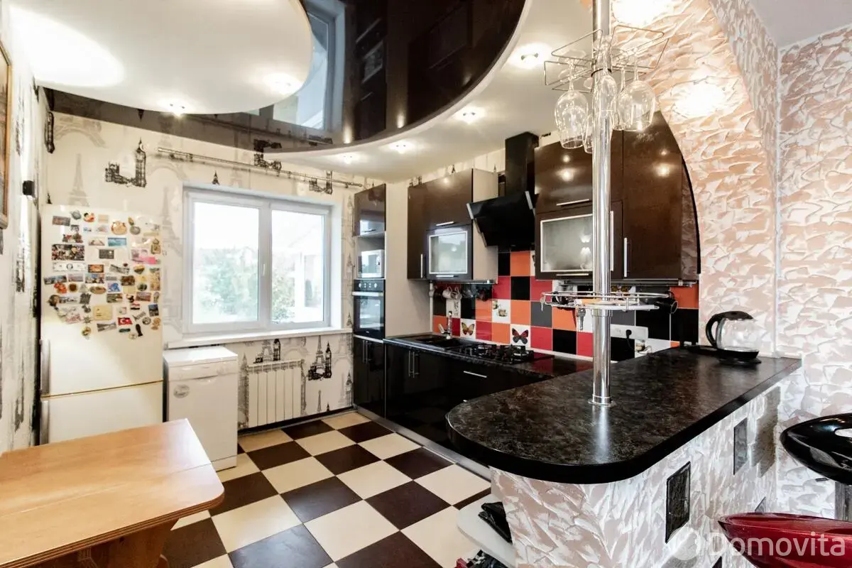 дом, Большой Тростенец, ул. Школьная