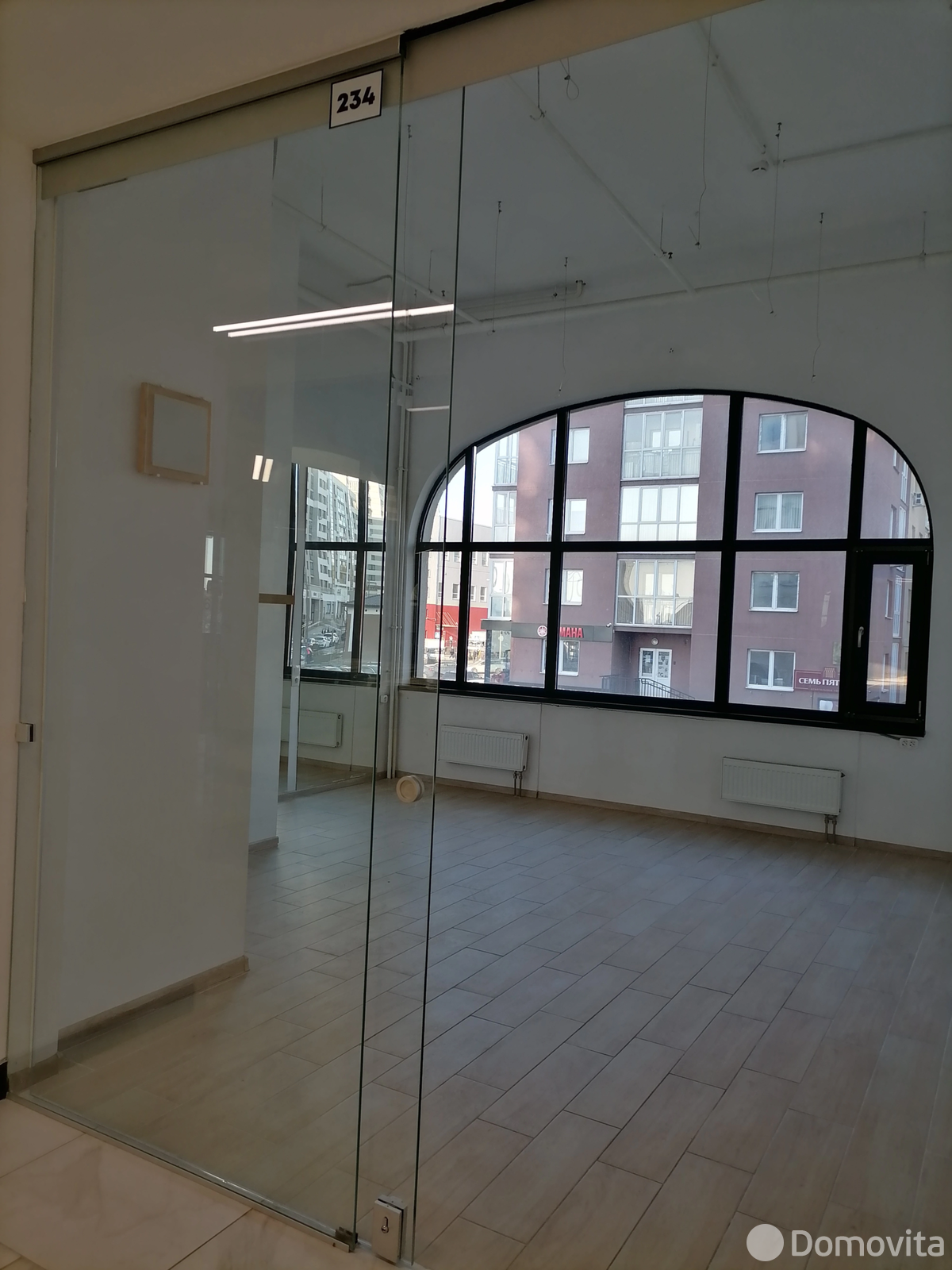 Снять торговое помещение на ул. Петра Мстиславца, д. 12 в Минске, 1700BYN, код 968458 - фото 1