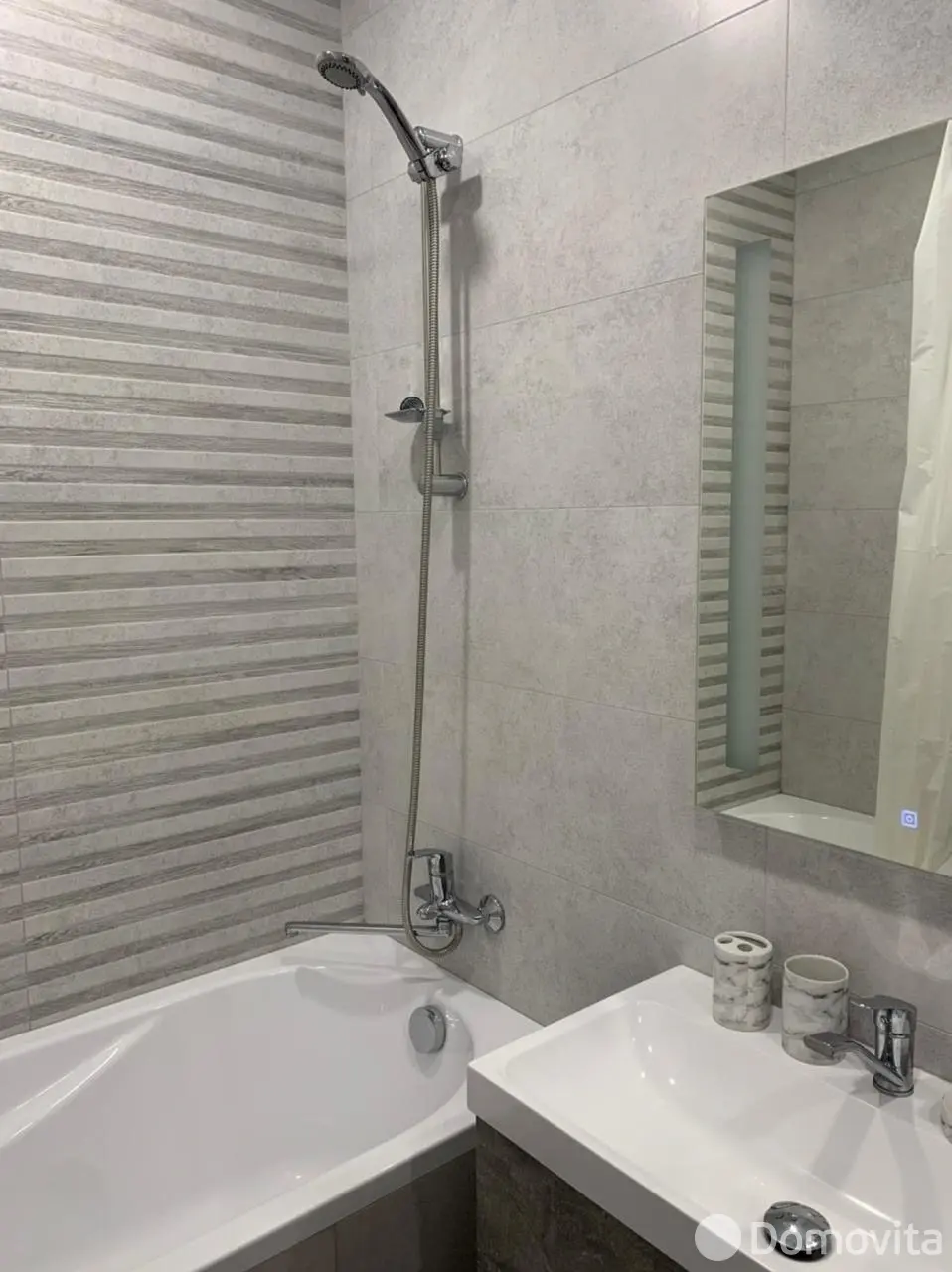 квартира, Минск, ул. Игоря Лученка, д. 13, стоимость аренды 1 250 р./мес.