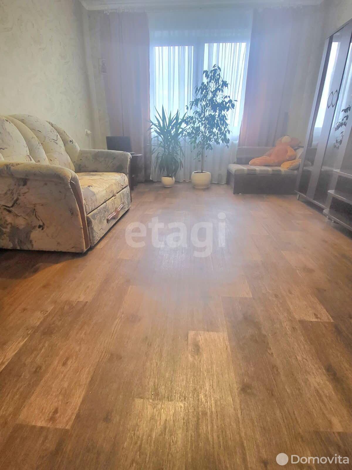 Купить 2-комнатную квартиру в Борисове, ул. Трусова, д. 24, 42500 USD, код: 935465 - фото 1