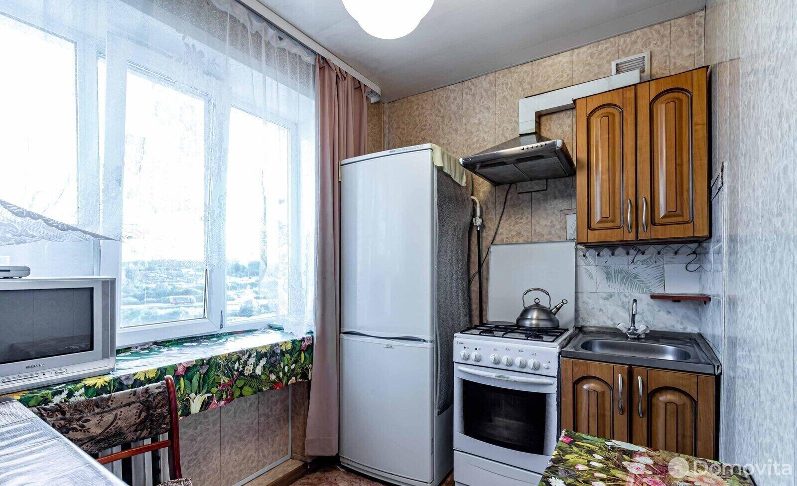 Купить 1-комнатную квартиру в Заславле, м-н Микрорайон 1, д. 18, 35000 USD, код: 988830 - фото 1
