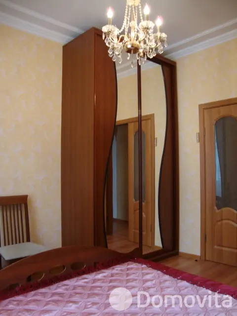 квартира, Минск, пер. Броневой, д. 13 на ст. метро Площадь Победы