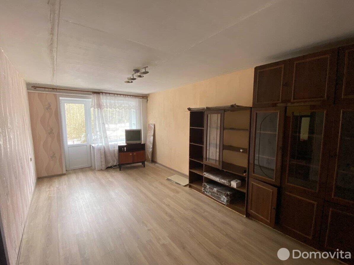 Продажа 3-комнатной квартиры в Сосновом Боре, д. 2, 34900 USD, код: 929535 - фото 1