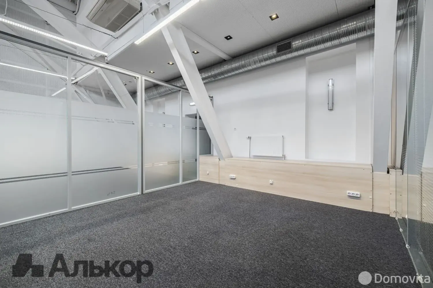 офис, Минск, ул. Нарочанская, д. 11, стоимость аренды 24 491 р./мес.