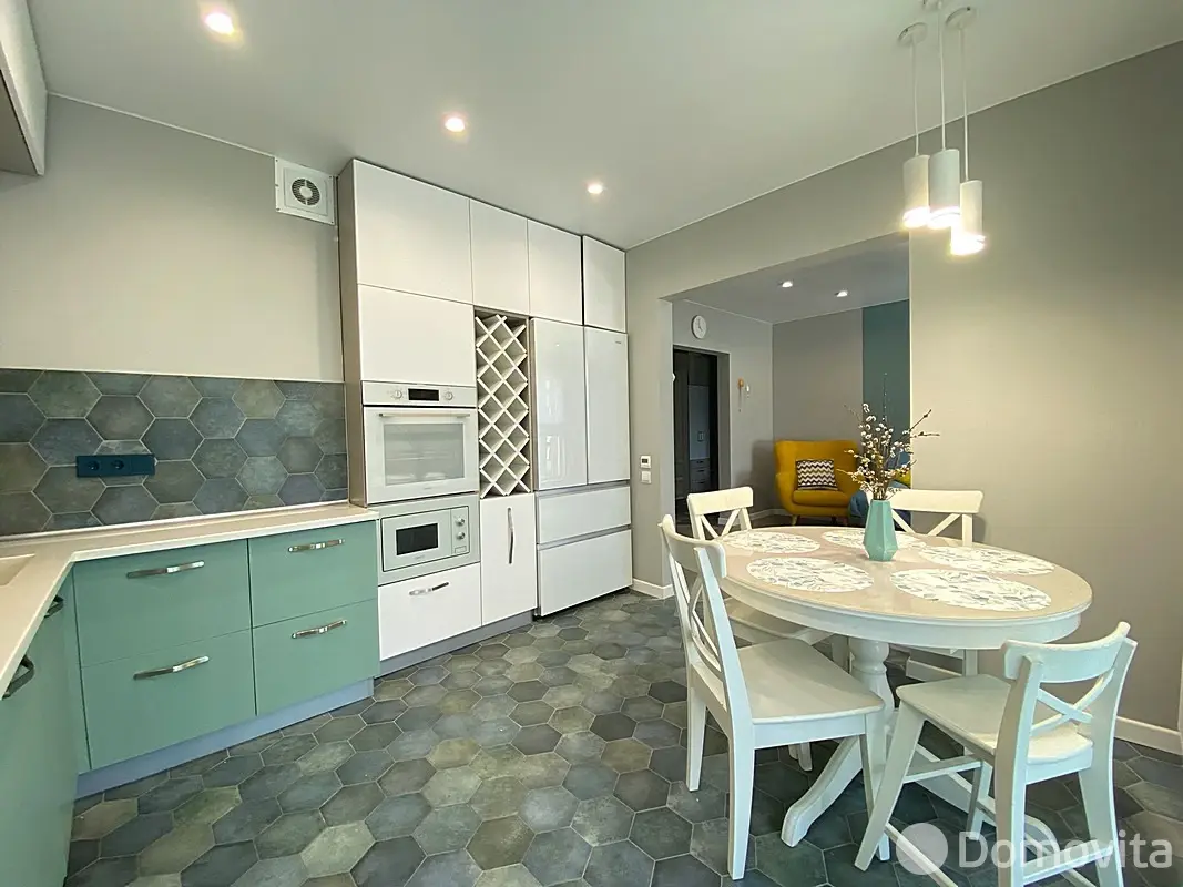 Купить 4-комнатную квартиру в Ратомке, ул. Морской Риф, д. 1/1, 239900 USD, код: 1118922 - фото 2