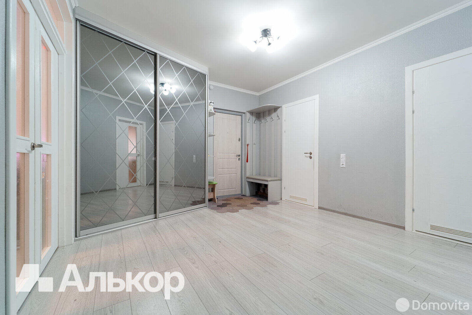 Купить 3-комнатную квартиру в Минске, ул. Виктора Турова, д. 3, 129900 USD, код: 1108414 - фото 4