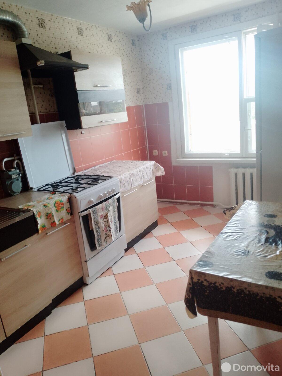 Купить 3-комнатную квартиру в Микашевичах, ул. Первомайская, д. 10А, 24000 USD, код: 1007180 - фото 1