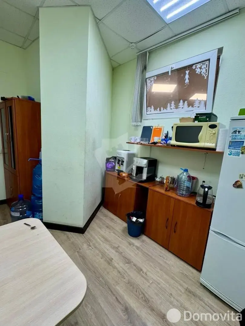 Помещение под сферу услуг в Минске, ул. Сторожовская, д. 6, код 3928 - фото 9