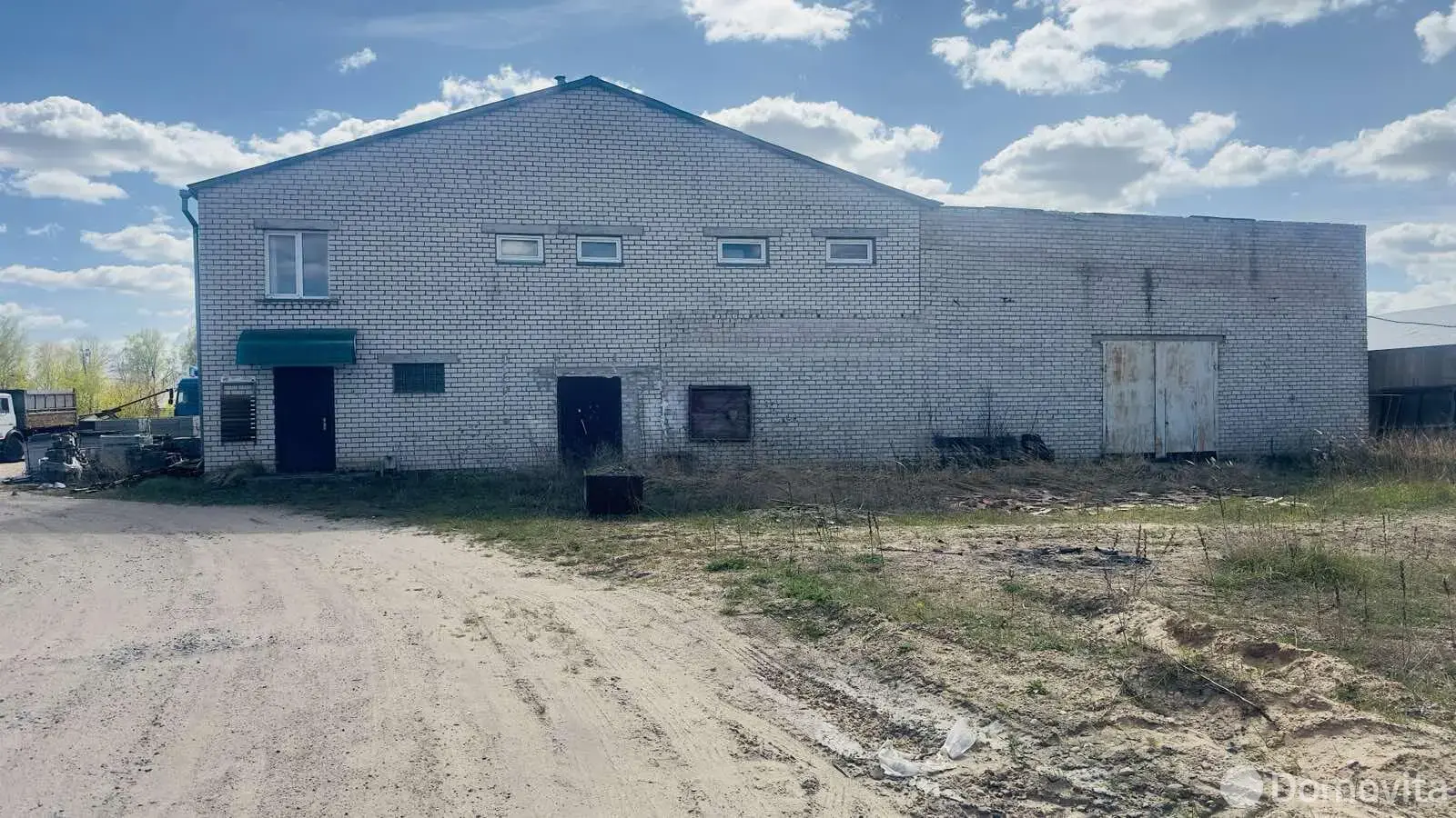Купить офис на ул. Максима Богдановича, д. 176/А в Слуцке, 750000BYN, код 10448 - фото 1
