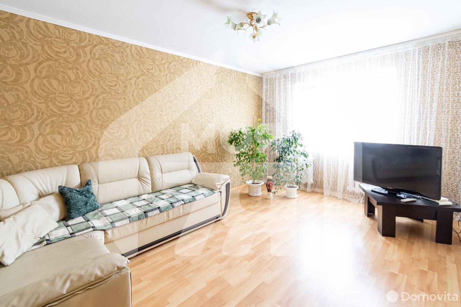 Купить 4-комнатную квартиру в Борисове, ул. Нормандия-Неман, д. 186, 44900 USD, код: 891003 - фото 1
